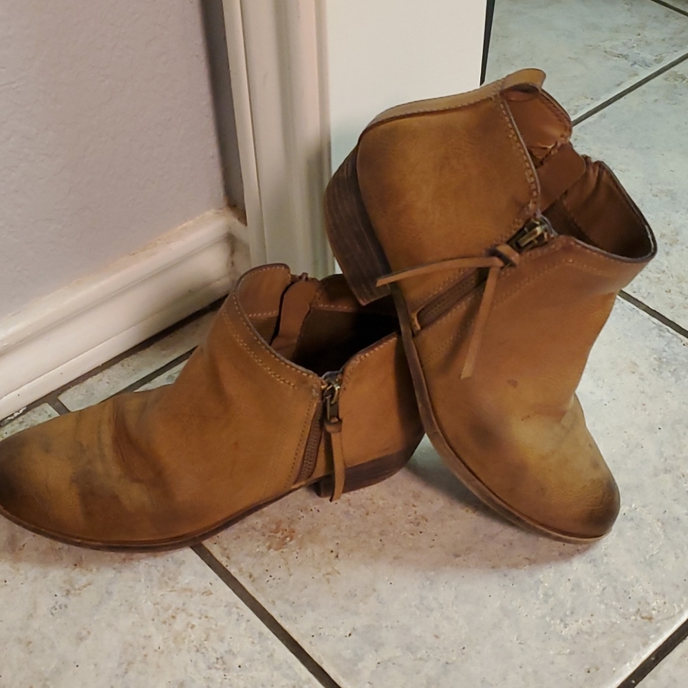 Ankle boots
